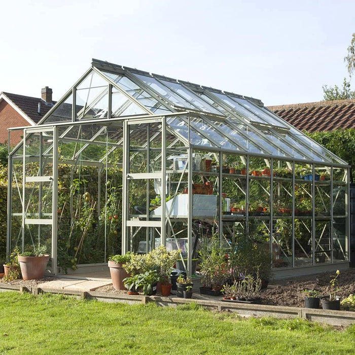 A 10x14 Rhino in its natural habitat (a garden)